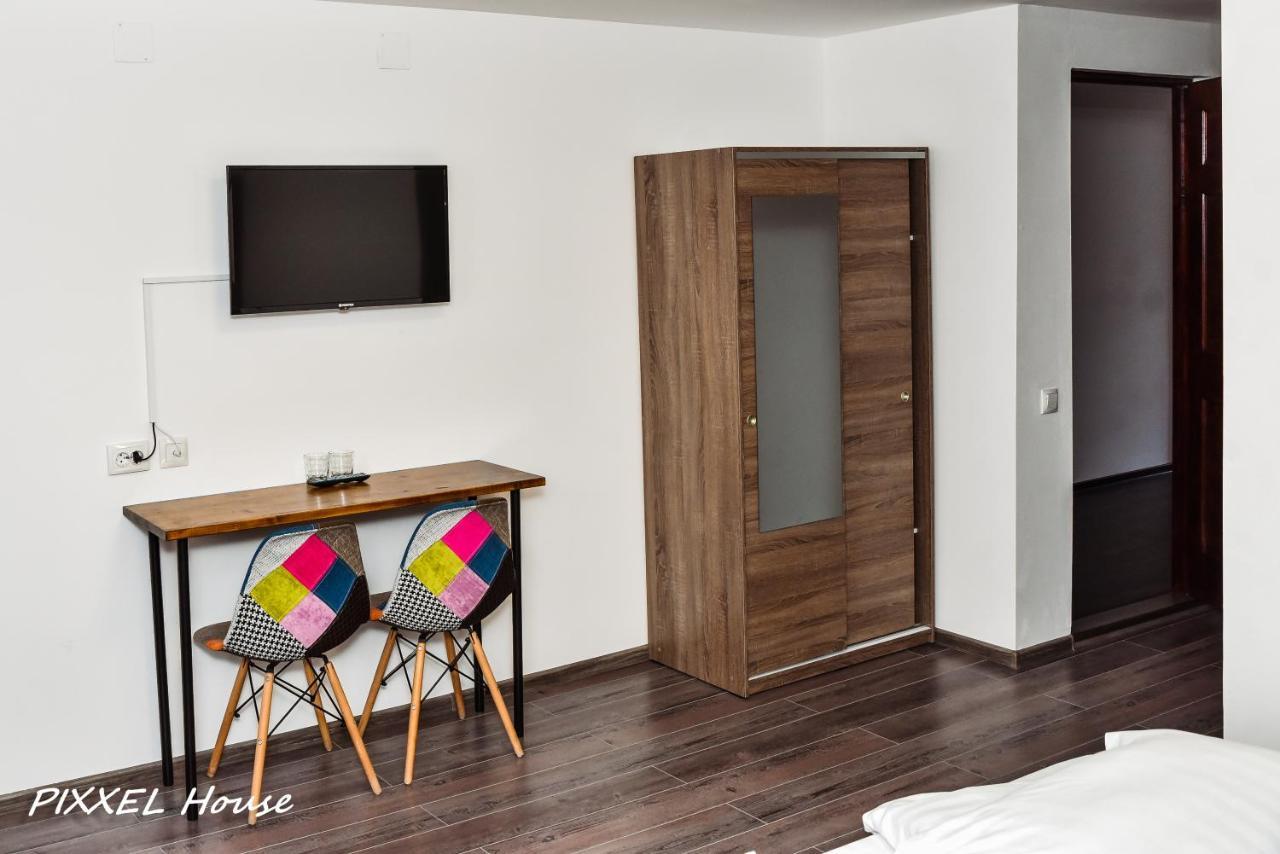 Pixxel House Hotel Moeciu De Sus Buitenkant foto