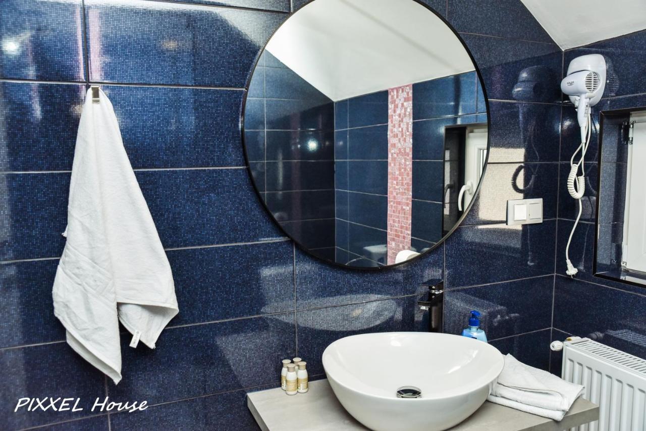 Pixxel House Hotel Moeciu De Sus Buitenkant foto