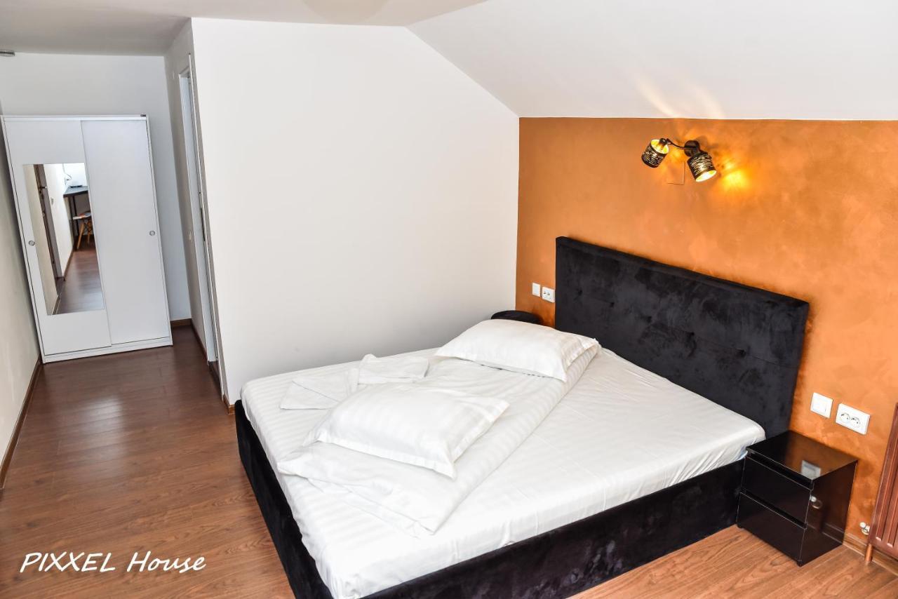 Pixxel House Hotel Moeciu De Sus Buitenkant foto