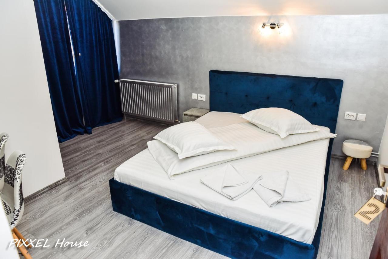 Pixxel House Hotel Moeciu De Sus Buitenkant foto
